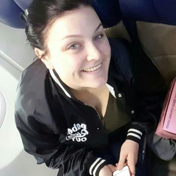 Meet your Posher, Hannah - Picture 1 of 1